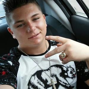 Meet your Posher, Dakota